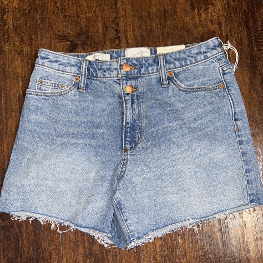 Universal Thread Vintage Midi Denim Jean Shorts Womens Size 4/27 Distressed Blue